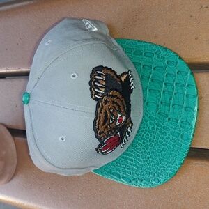 New Era NBA Vancouver Grizzlies Embroidered Green Leather & Strapback Hat M-L